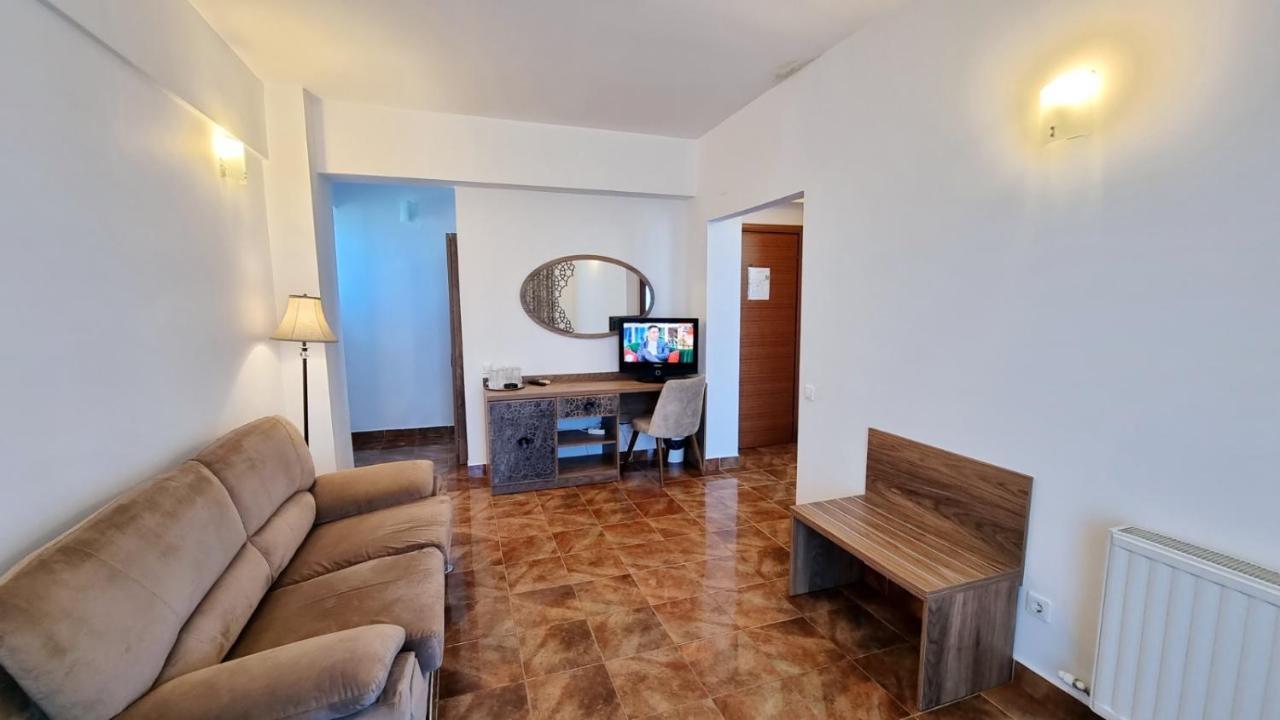 Hotel Florida مامايا المظهر الخارجي الصورة