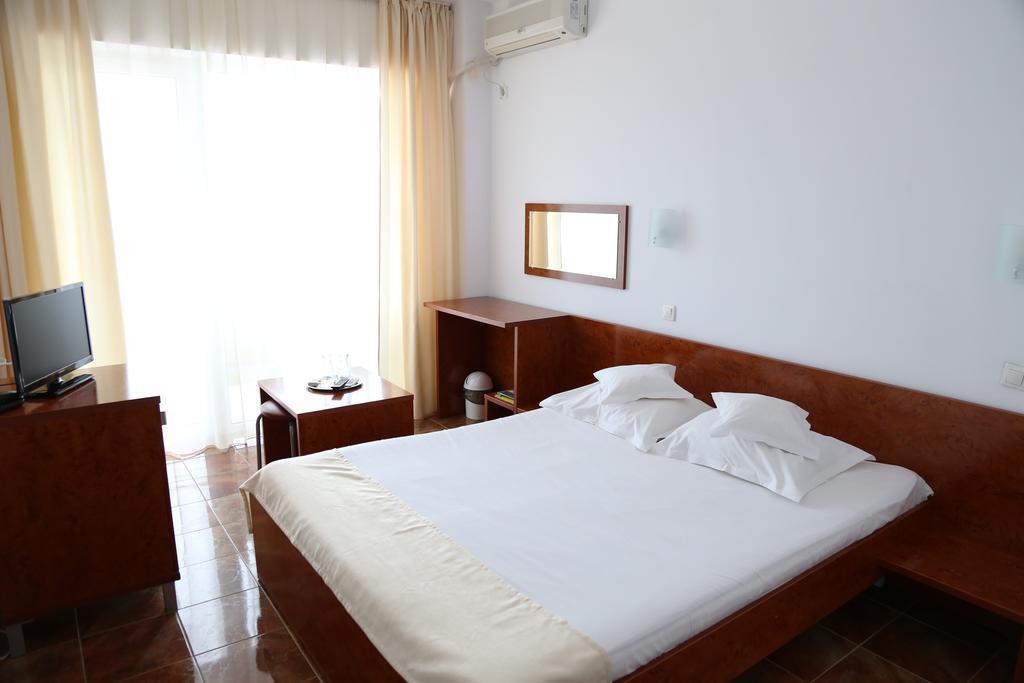 Hotel Florida مامايا المظهر الخارجي الصورة