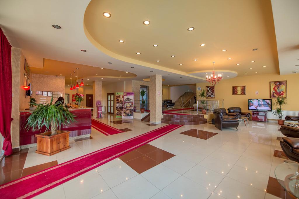 Hotel Florida مامايا المظهر الخارجي الصورة