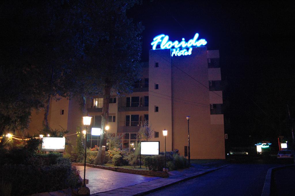 Hotel Florida مامايا المظهر الخارجي الصورة